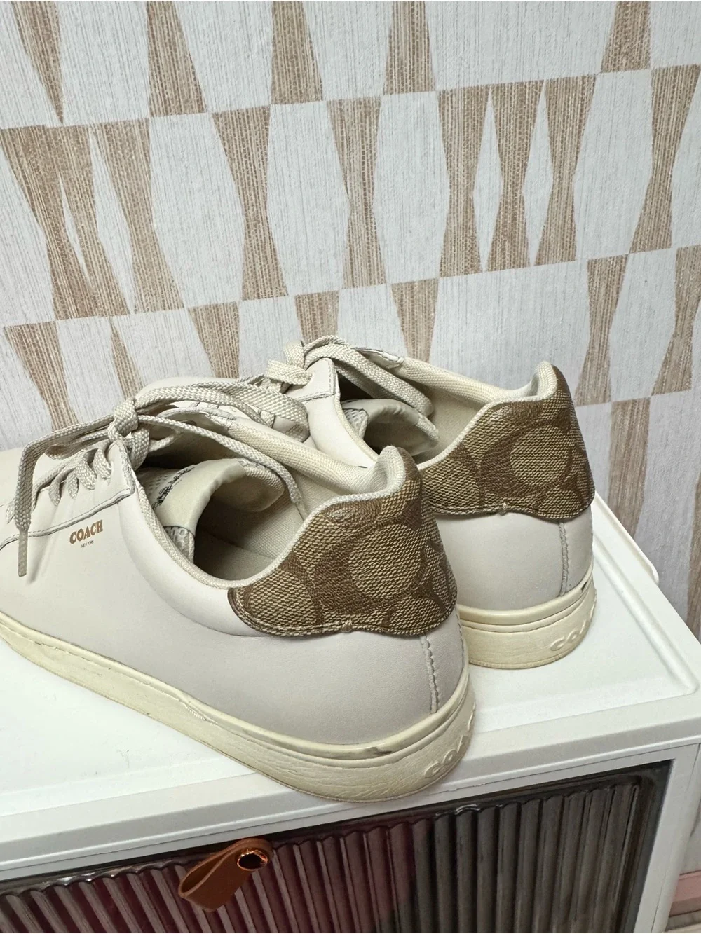 Coach clip low top sneaker white leather women’s 11
